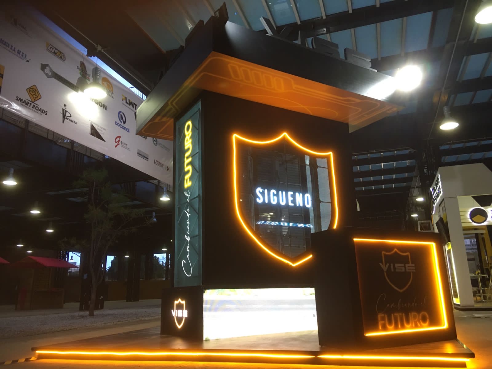 Stand y módulo de exhibición — vista 7